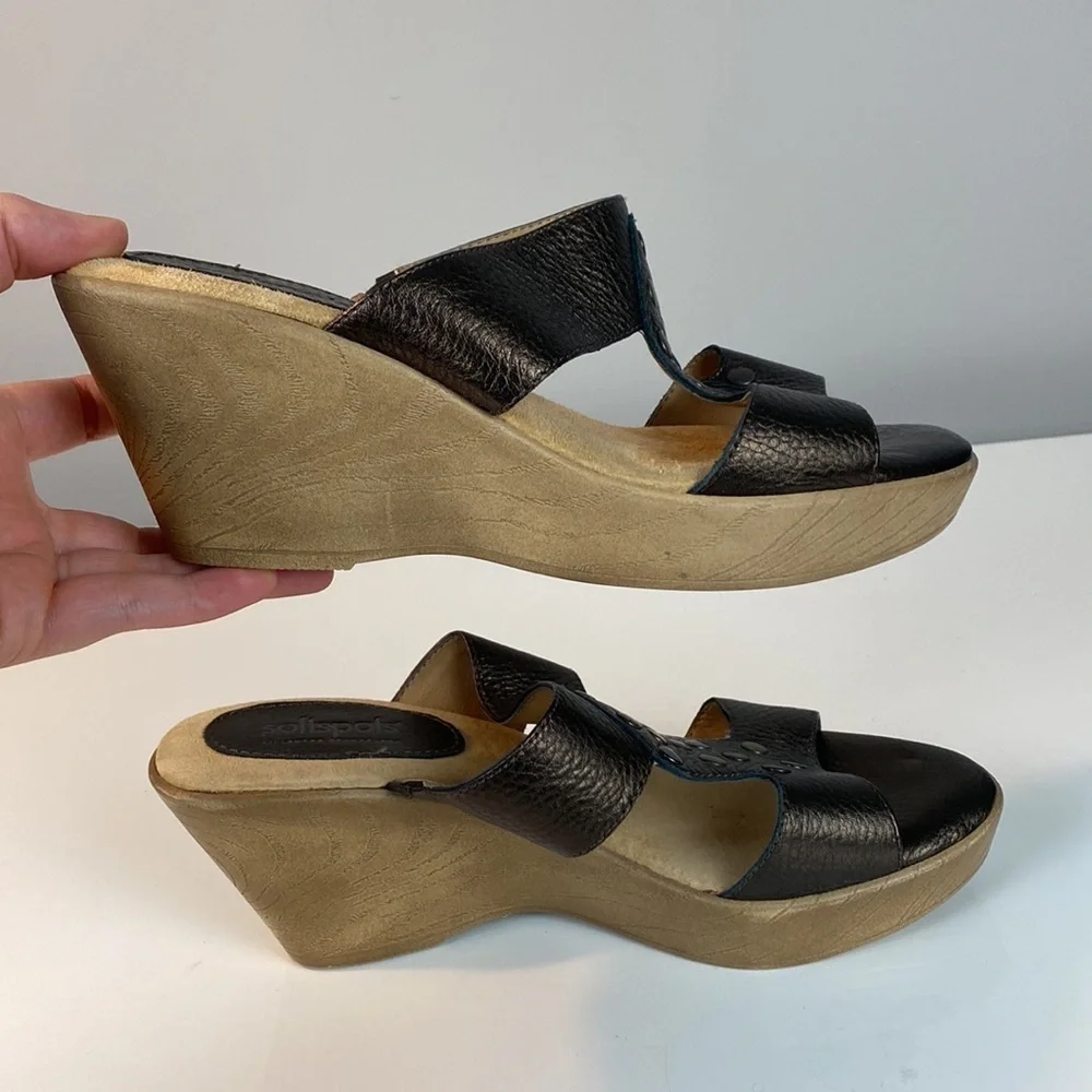 Softspots Bronze Leather Wedge Sandals Size 7.5 W